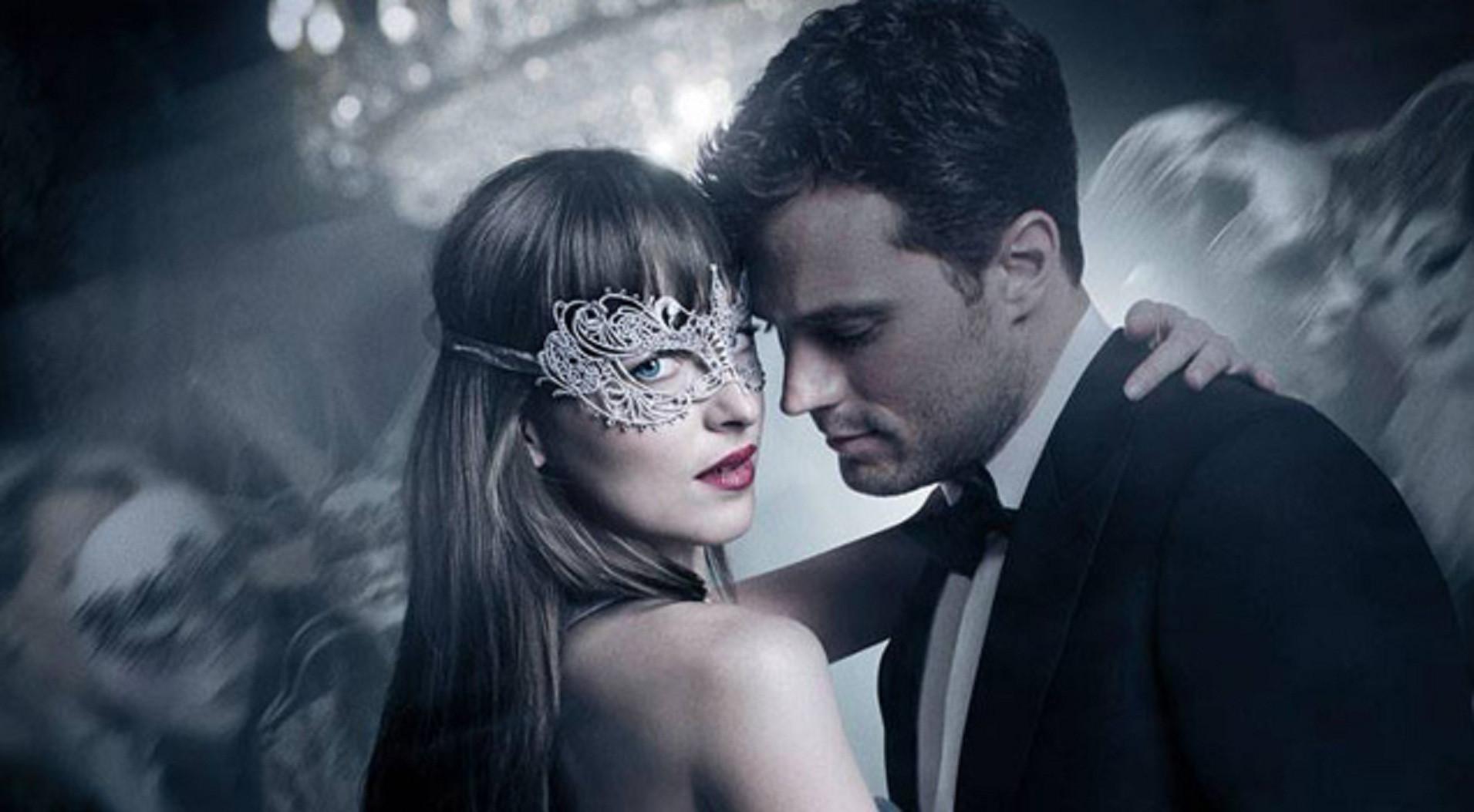 Dakota Johnson dan Jamie Dornan di Fifty Shades of Grey.