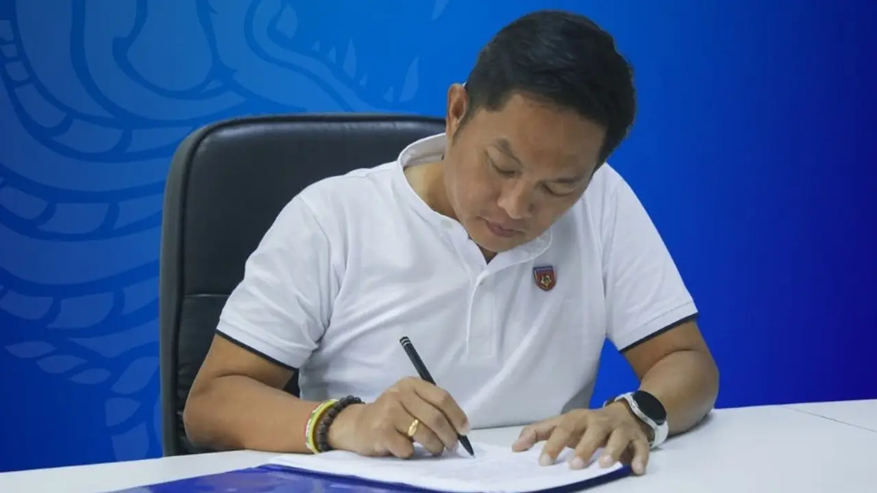 Myo Hlaing Win - Timnas Myanmar