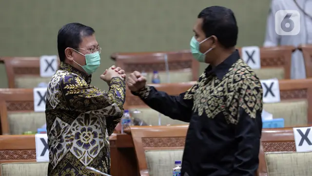 FOTO: Menkes dan Komite Penanganan COVID-19 Bahas Vaksin Bersama Komisi IX