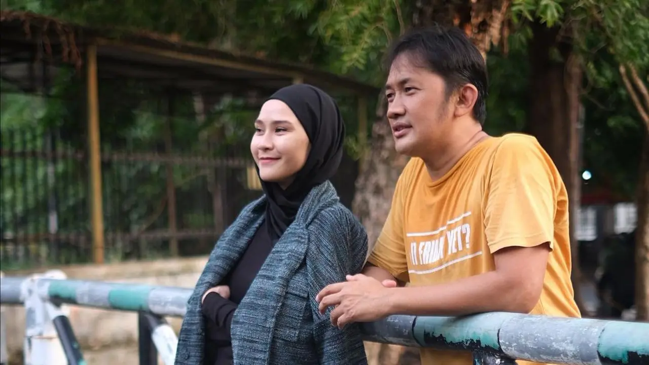 Zaskia Adya Mecca dan Hanung Bramantyo