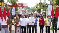 Presiden Joko Widodo (Jokowi) meresmikan perbaikan 33 ruas jalan di Jawa Timur. Peresmian dipusatkan di Madiun, Jawa Timur, Jumat (8/3/2024). (Dok Kementerian PUPR)