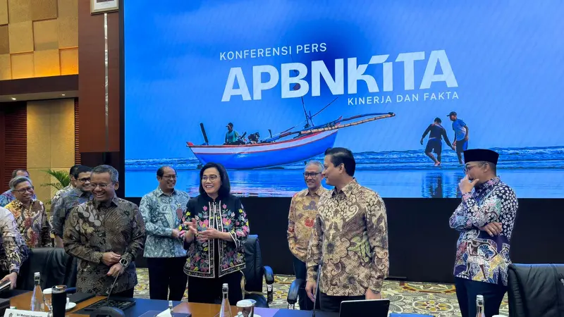 Menteri Keuangan (Menkeu) Sri Mulyani Indrawati dalam konferensi pers APBN KiTa Juli 2024, Selasa (13/8/2024). (Tira/Liputan6.com)