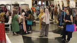 Suasana pameran Crafina 2019 di JCC, Jakarta, Rabu (16/10/2019). Crafina 2019 diharapkan bisa menggaet 40 ribu pengunjung. (Liputan6.com/Angga Yuniar)