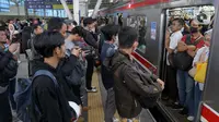 1 Juta Orang Bakal Padati KRL di Hari Pertama Kerja Usai Libur Panjang Waisak