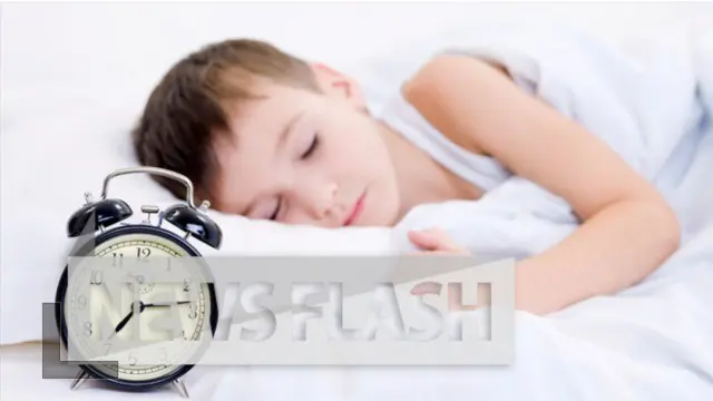 Disiplin dalam menjaga jam tidur anak jadi tantang tersendiri bagi orangtua pekerja. Namun hasil penelitian terbaru menunjukkan betapa besar manfaat dari bentuk disiplin semacam itu. 
