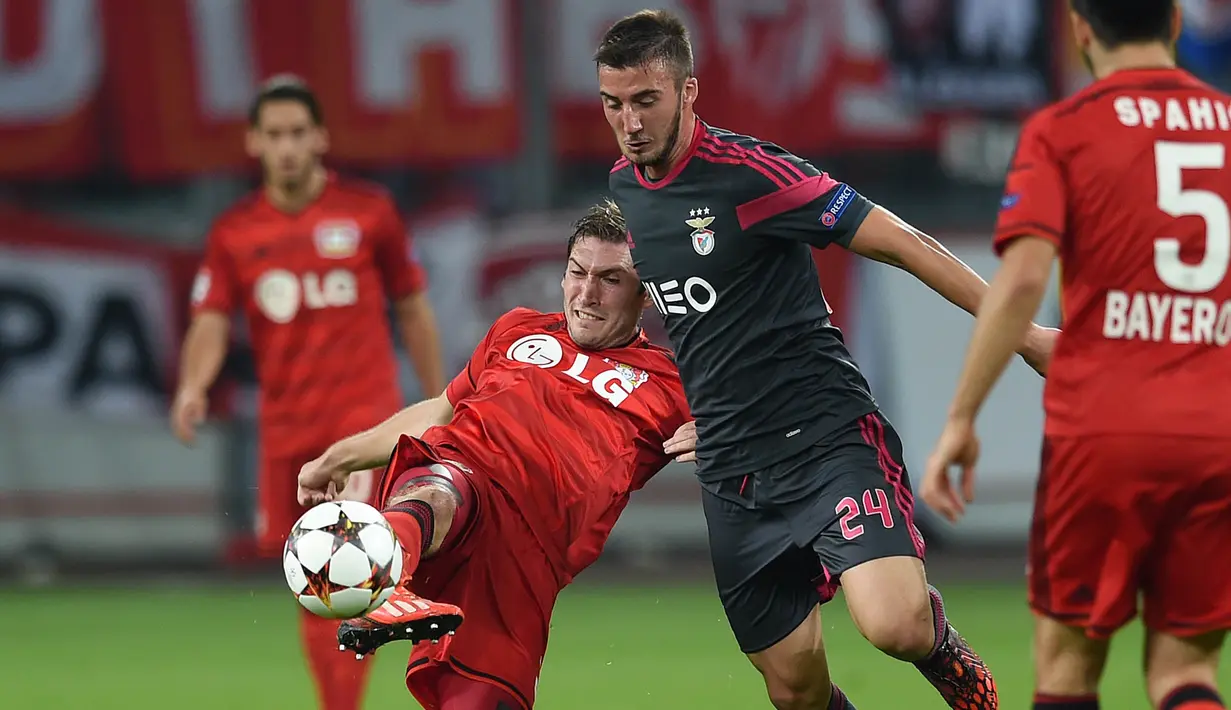 Tak kunjung mendapatkan tempat utama di Benfica, Bryan Cristante dipinjamkan ke beberapa klub Serie A, mulai dari Palermo, Pescara hingga kini di Atalanta. (AFP/Patrik Stollarz)