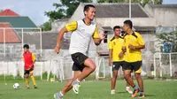 Setelah 10 tahun, Arif Suyono memutuskan hengkang dari Arema FC. (Liputan6.com/Rana Adwa)