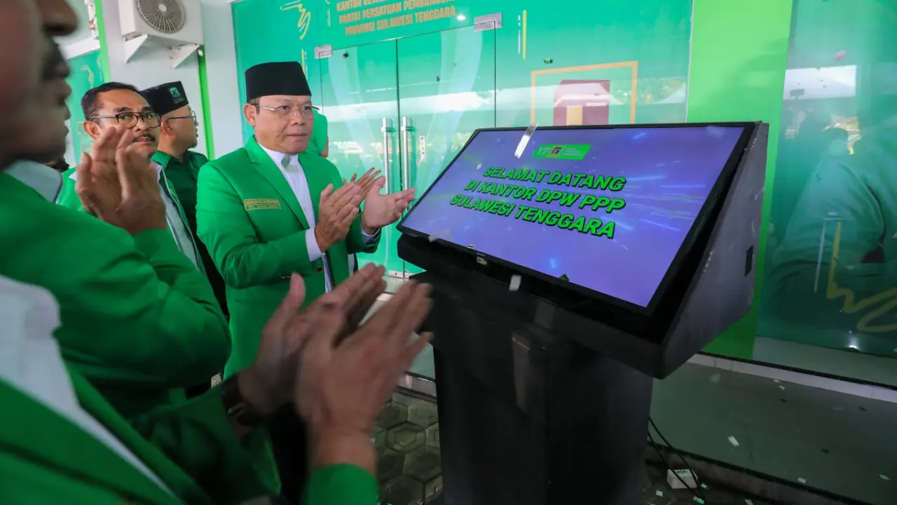Plt Ketua Umum Partai Persatuan Pembangunan (PPP) Muhamad Mardiono meresmikan kantor Dewan Pimpinan Wilayah (DPW) PPP Sulawesi Tenggara (Sultra), di Laode Hadi, Kecamatan Wua-Wua, Kendari. (Istimewa)