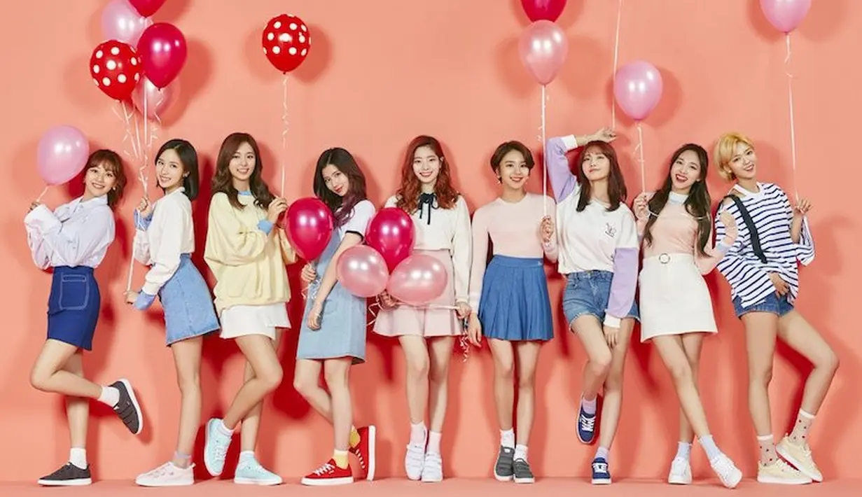 Seperti diketahui, TWICE merilis What Is Love pada Senin (9/4) jam 6 sore. Siapa yang menyangka jika belum 24 jam, mereka berhasil mendapatkan predikat certified all-kill. (Foto: Soompi.com)