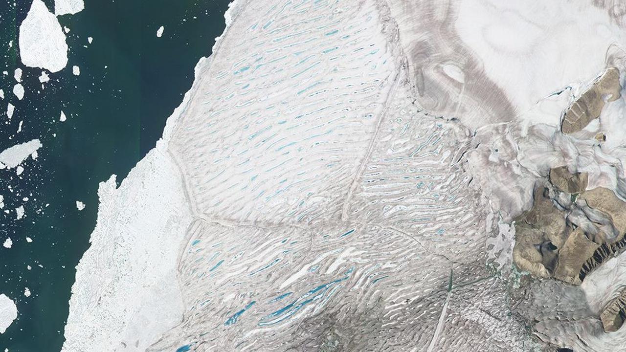 Dataran Es Milne Sebelum Terbelah (PLANET LABS INC)