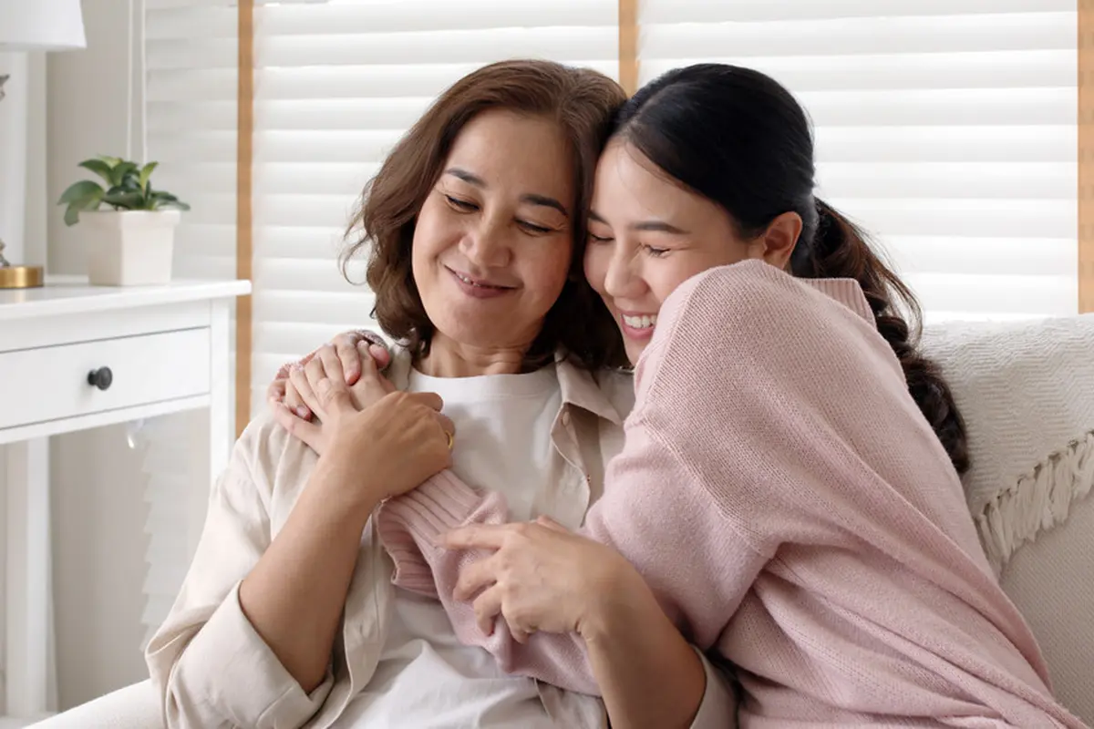 Nggak Pernah Lelah Merawat dan Melindungi Sang Anak, Apresiasi Ibumu dengan Lakukan 3 Hal Ini