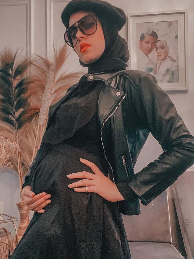 Fairuz A Rafiq Melahirkan Anak Ketiga, Ini 6 Potret Perjalanan Kehamilannya