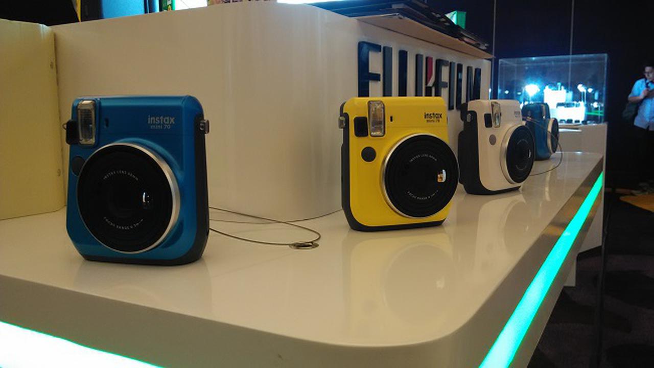 FujiFilm Instax Mini 70 Sempurnakan Gaya Hidup Anak Muda