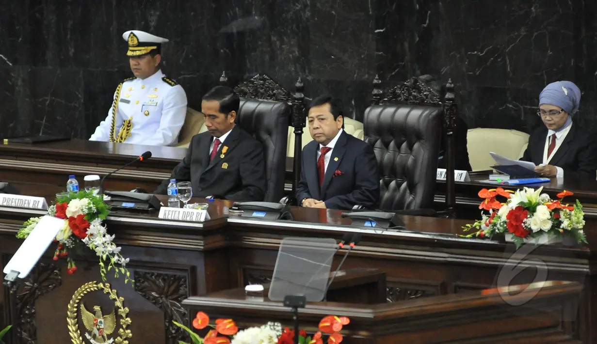 Presiden Joko Widodo (kiri) bersama Ketua DPR RI Setya Novanto saat mengikuti Konferensi Parlemen Asia Afrika di Gedung Nusantara, Jakarta, Kamis (23/4/2015). (Liputan6.com/Andrian M Tunay) 