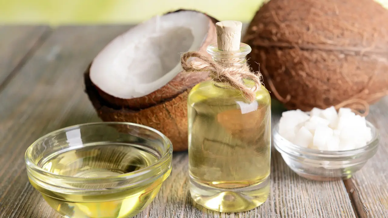 Minyak Kelapa Bisa Turunkan Risiko Penyakit Jantung  (Africa Studio/Shutterstock)