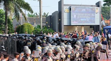 Simulasi Pengamanan Demonstrasi Pemilu 2024. (Dokumentasi Poplda Banten).