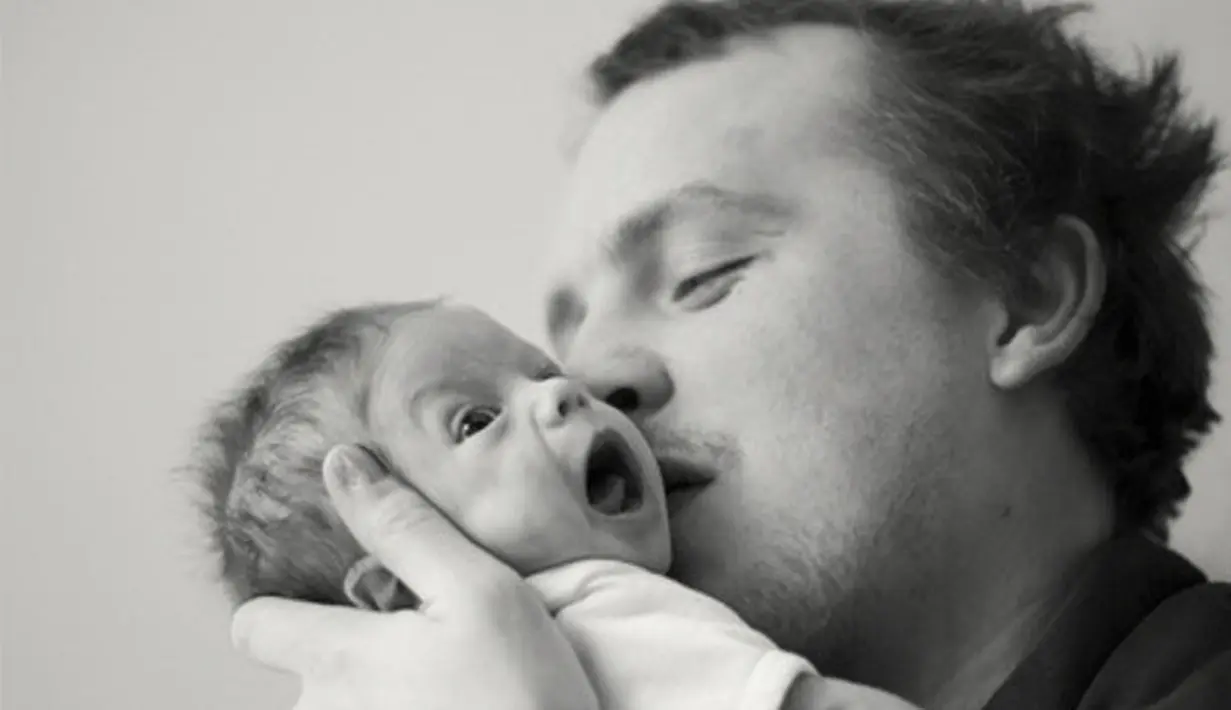 Momen paling tragis saat meninggalnya Heath Ledger adalah ia menginggalkan seorang anak, Matilda, yang baru berusia dua setengah tahun. (WifeWine)