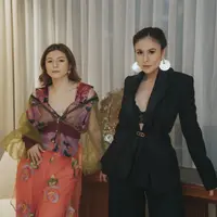 Wulan Guritno dan Shalom Razade menjadi contoh ibu dan anak yang selalu tampil kompak. Sama-sama menggeluti dunia hiburan, keduanya juga kerap tampil dengan pilihan outfit yang mereka kenakan. Meski Wulan Guritno dan Shalom memiliki selera outfit yang berbeda. (instagram/wulanguritno)