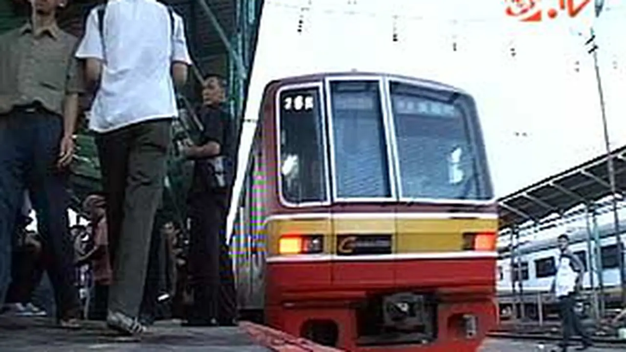 111220akomuter-kereta.jpg