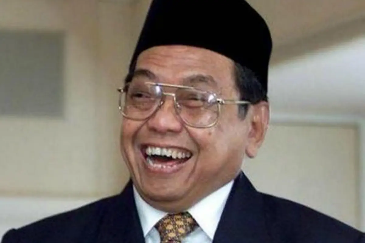 Bicara tentang kelakar Gus Dur tentunya banyak yang masih terkenang di ingatan masyarakat.