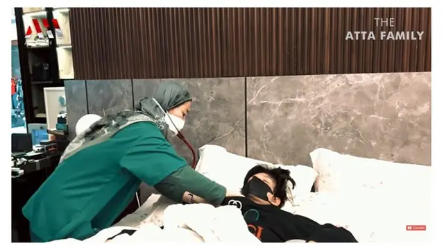 Terbaring Lemah, Ini 7 Potret Kondisi Atta Halilintar Usai Dilarikan ke RS