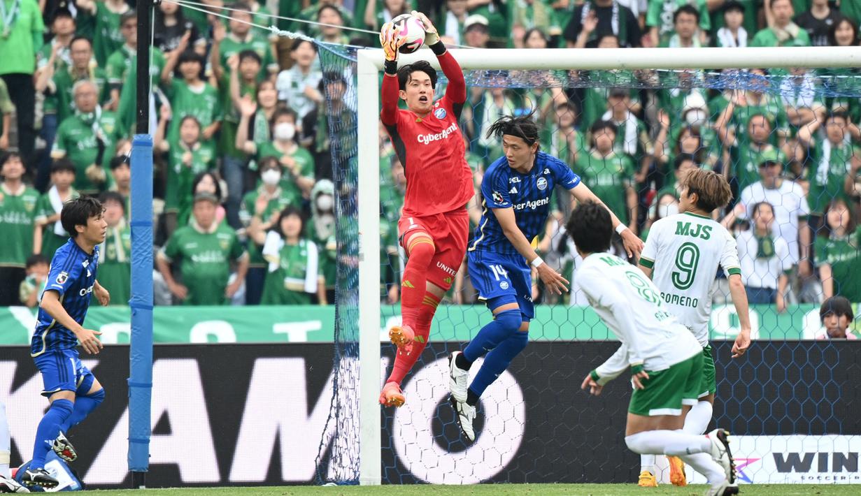 Kosei Tani juga menorehkan rekor nirbobol terbanyak di antara seuma kiper J1 League musim ini. Pria 23 tahun tersebut tak kebobolan dalam 14 laga, alias 46 persen dari jumlah total laga Machida Zelvia. (Dok. J League)