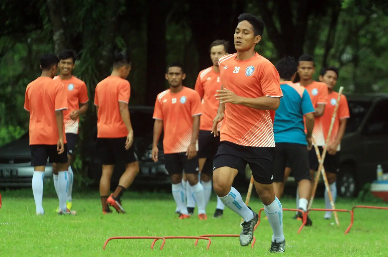 Pemain Arema berlatih jelang Liga 1 2018. (Liputan6.com/Rana Adwa)