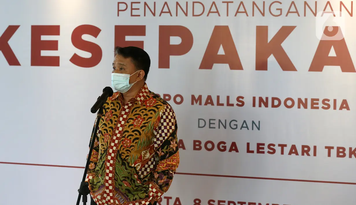 CEO PT Lippo Malls Indonesia Eddy Mumin memberi sambutan pada penandatanganan kesepakatan Lippo Malls dan PT Supra Boga Lestari (RANC) di Jakarta, Selasa (8/9/2020). RANC berencana menempati Senayan Park (Spark), Lippo Mall Puri, Orange County dan CityWalk Elvee. (Liputan6.com/Fery Pradolo)