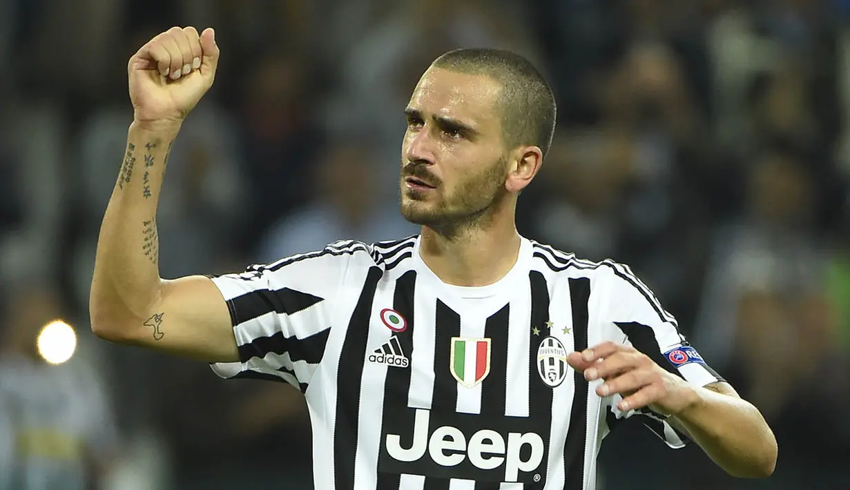 1. Leonardo Bonucci, menurut ESPN FC, pelatih MU, Jose Mourinho berniat menyempurnakan skuat Setan Merah dengan mendatangkan bek tangguh Italia ini. Sebelumnya MU juga sudah mendatangkan pemain Juve lainnya, yaitu, Paul Pogba. (AFP/Olivier Morin)
