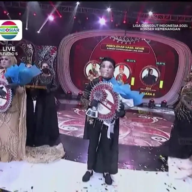 Jadi Juara LIDA 2021, Ini 6 Potret Iqhbal Rayakan Kemenangan di Atas Panggung
