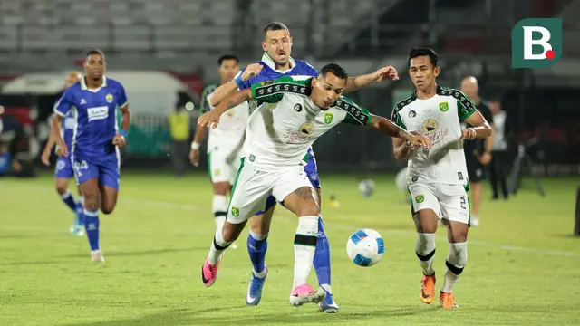 Foto: Final Dramatis! Persebaya Angkat Trofi Piala Presiden 2026 Usai Kalahkan Persib Lewat Adu Penalti