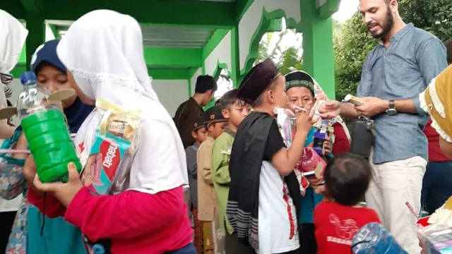 Mahasiswa Asing Ajarkan Peduli Lingkungan ke Anak Yatim di Bogor