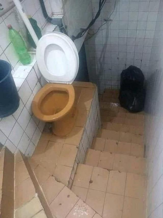 6 Potret Lantai Kamar Mandi Ini Nyeleneh, Enggak Habis Pikir