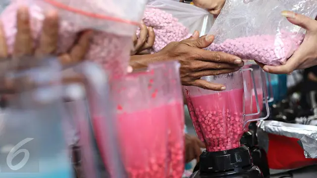 20160616-Sabu 4,8 Kilogram dan Ribuan Ekstasi Diblender Polda Metro Jaya-Jakarta