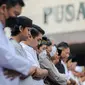 Jemaah memadati kantor Pimpinan Pusat Muhammadiyah, Jakarta untuk melaksanakanSholat Idul Fitri, Jumat (21/4/2023). (Liputan6.com/Faizal Fanani)
