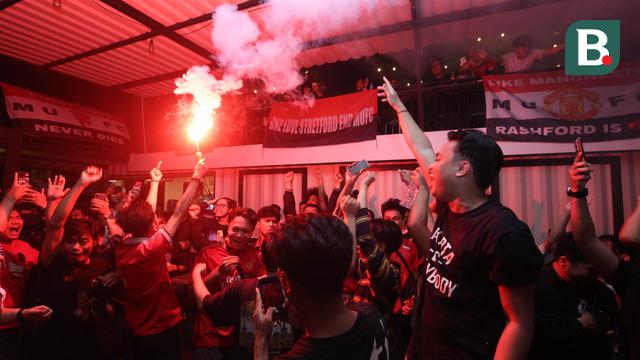 Roaring night Manchester United vs Liverpool di Pitch 98, Kemang