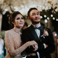 Resepsi pernikahan Syahnza Sadiqah dan Jeje goginca di Pine Hill, Lembang, Bandung, Jawa Barat. (Instagram/nocture.co)