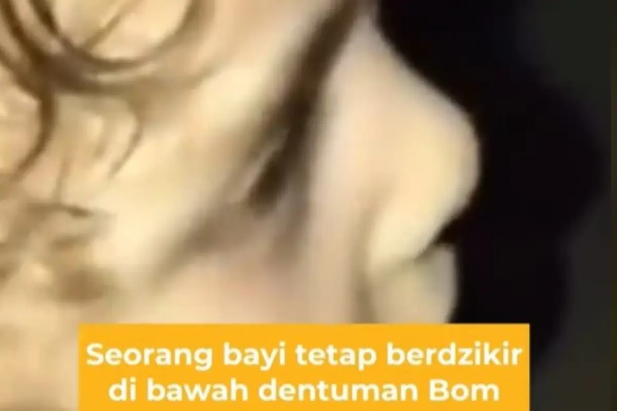 Viral Aksi Bocah Palestina Tetap Berzikir Diiringi Suara Dentuman Bom