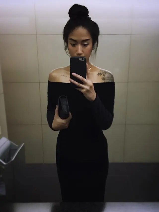 8 Pesona Renatta Moeloek saat Pakai Dress, Disebut Mirip Seo Ye Ji