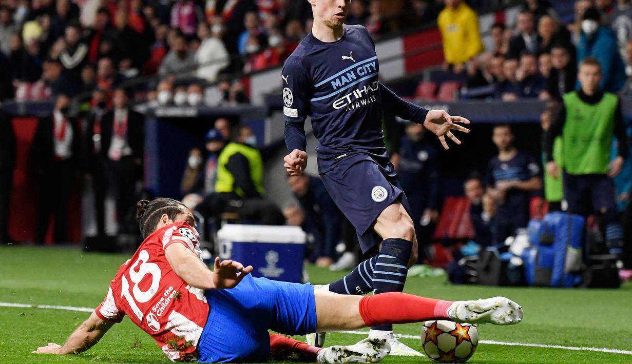 Ketegangan berawal setelah Felipe melakukan pelanggaran keras kepada Phil Foden di menit-menit akhir laga. Para pemain Manchester City yang melihat kejadian itu langsung menghampiri Felipe dan kericuhan pun tak bisa terelakkan. (AFP/Oscar Del Pozo)