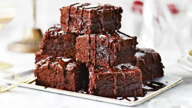 Coba bikin suasana baru dengan mengganti kue kering dengan beberapa jenis kue basah untuk Lebaran kali ini.