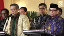 Ketua Umum Partai Demokrat Susilo Bambang Yudhoyono dan Ketua Majelis Syuro PKS Salim Segaf Al-Jufri memberikan keterangan pers usai pertemuan di Gran Melia, Jakarta, Senin (30/7). (Liputan6.com/Herman Zakharia)
