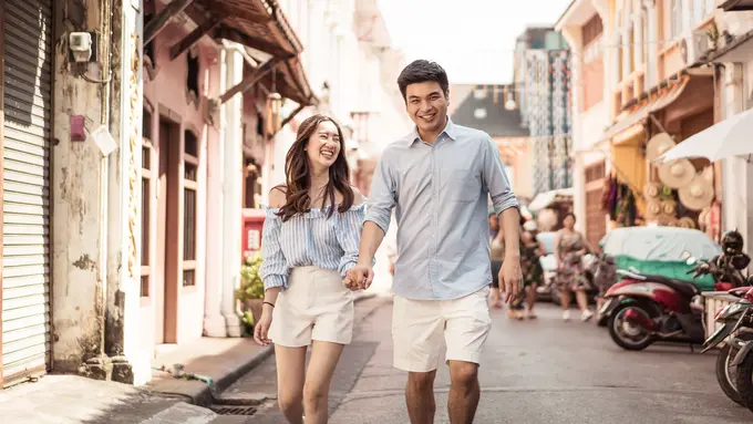 perempuan dan pasangan maret 3