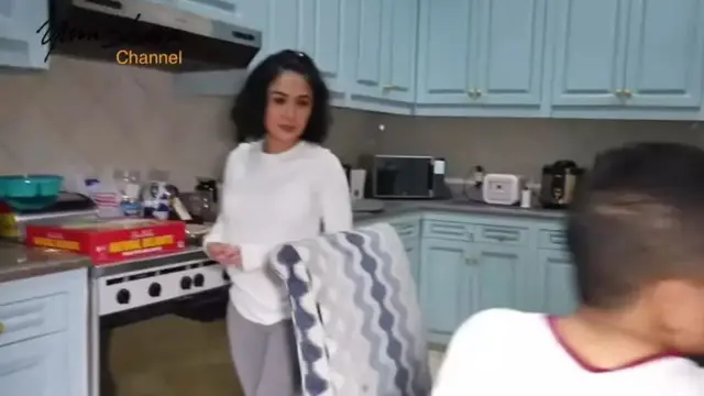 Birunya Dapur Krisdayanti: Sentuhan Lembut di Tengah Kemewahan Rumah