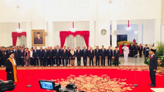 Presiden Jokowi melantik Sunarto sebagai Wakil Ketua Mahkamah Agung Bidang Non-Yudisial. (Liputan6.com/Hanz Jimenez Salim)