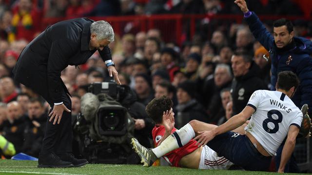 Wajah Kecewa Jose Mourinho di Old Trafford