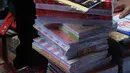 Harga-harga buku yang dijual ini juga bervariasi tergantung pada merek dan ketebalan isi buku. (merdeka.com/Imam Buhori)