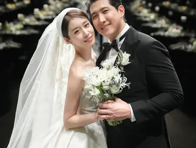 Jiyeon T-ARA dan atlet bisbol, Hwang Jae Gyun akhirnya telah resmi menjadi pasangan suami istri pada Sabtu, 10 Desember 2022 di Hotel Shilla Jangchung-dong, Seoul. (FOTO: instagram.com/jiyeon2__/)