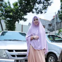 Ibu satu anak ini kecewa dengan Stu karena sidang tanpa kehadiran dirinya dan kuasa hukumnya. (Adrian Putra/Bintang.com)