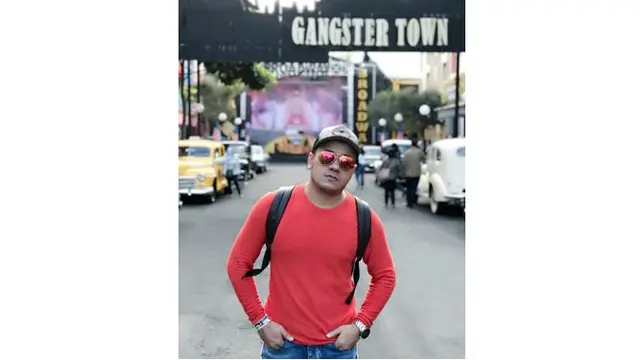 Mantan manajer Lucinta Luna ini selalau memperhatikan penampilan, baik saat manggung maupun liburan.